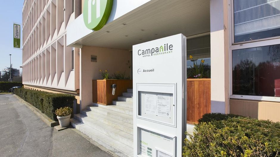 Campanile Hotel Exterior