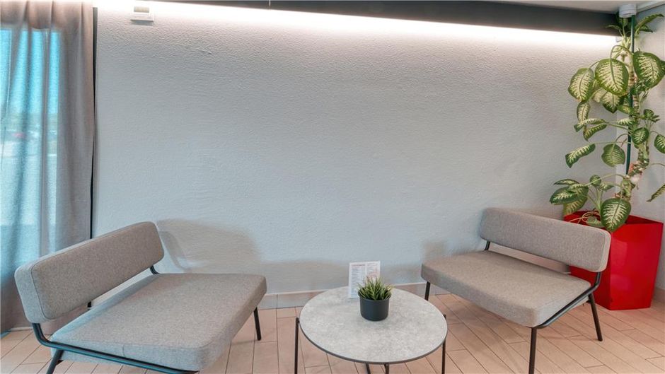 Campanile de Dreux Lobby