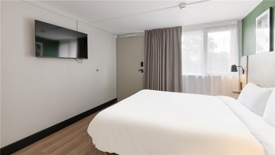 Campanile Hotel Room