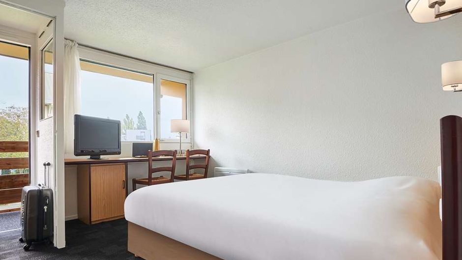 Campanile Evreux Room