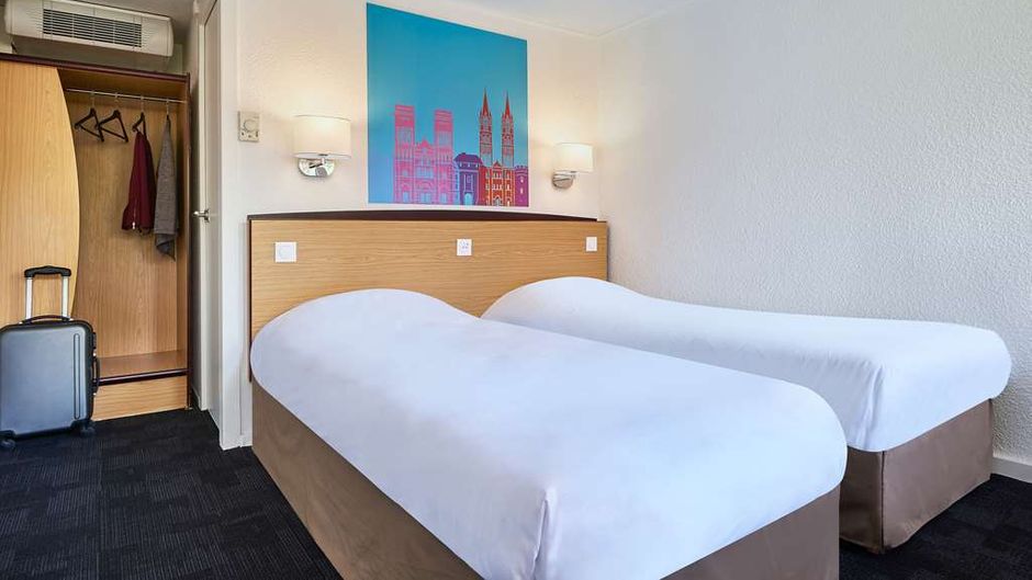 Campanile Evreux Room