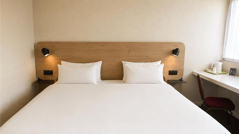 Hotel Campanile Evry Est Room
