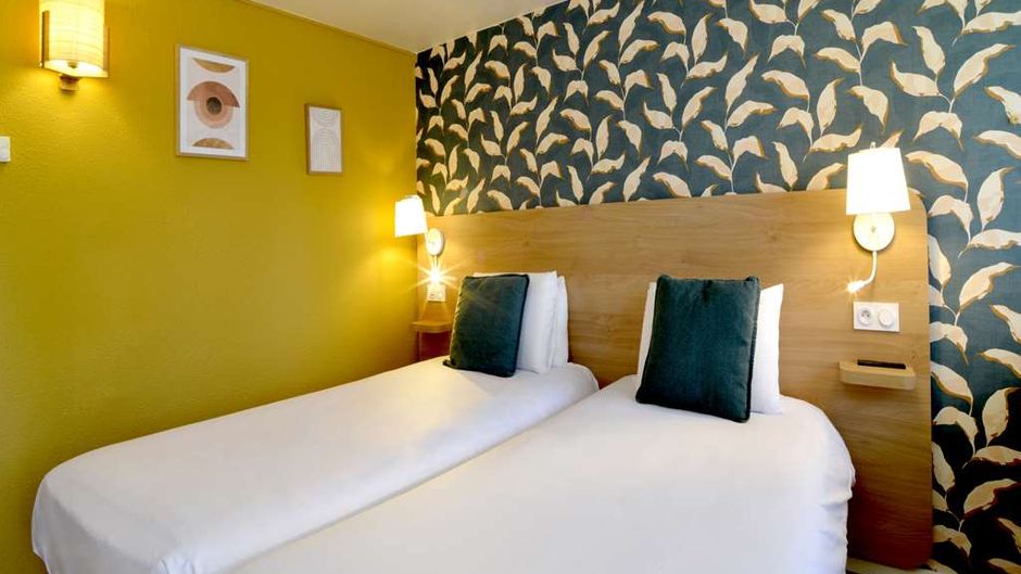 Hotel Kyriad La Riviere Saint-Sauveur Room