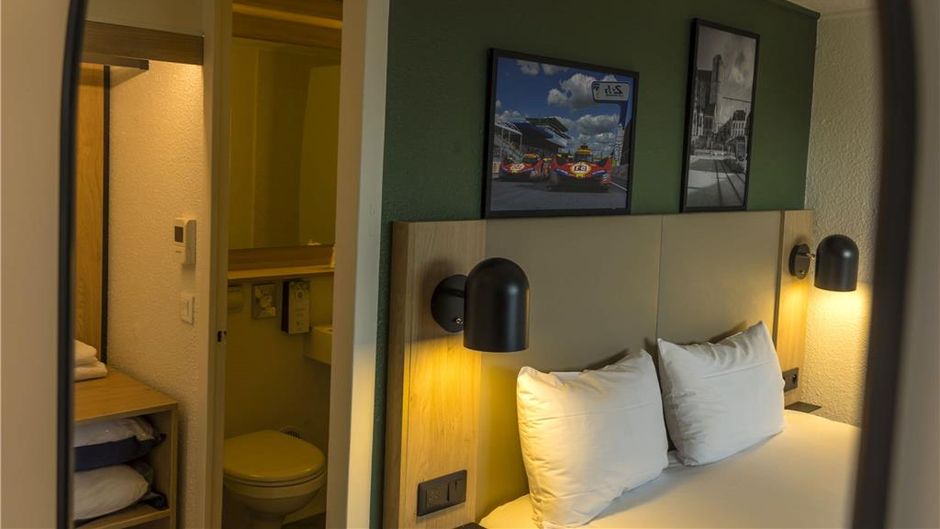 Campanile Le Mans Centre Room