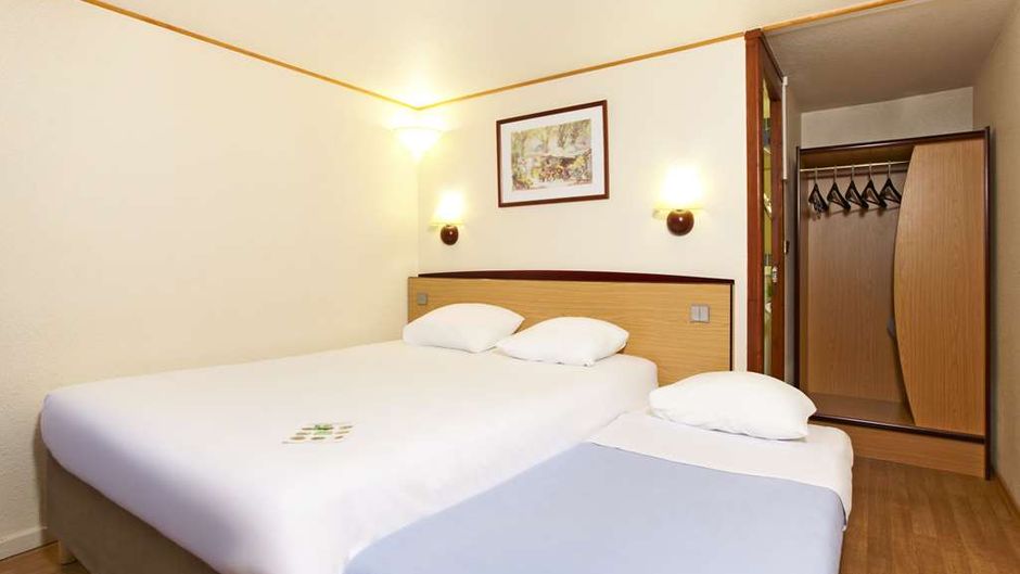 Campanile Hotel  Maubeuge Room