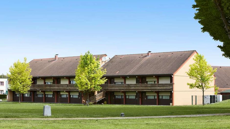 Campanile Hotel  Maubeuge Exterior