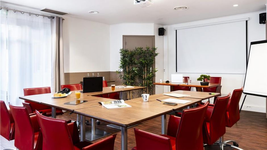 Campanile Montesson Meeting