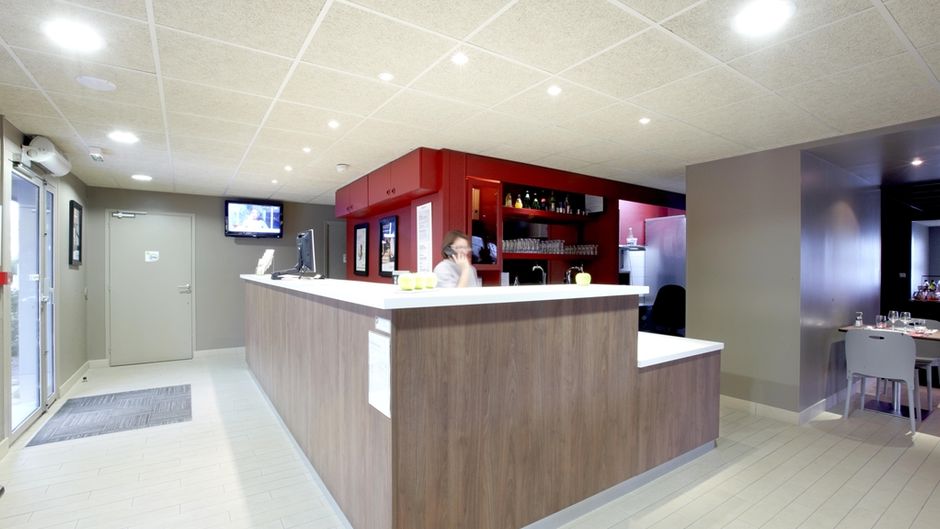 Campanile Nantes West Lobby