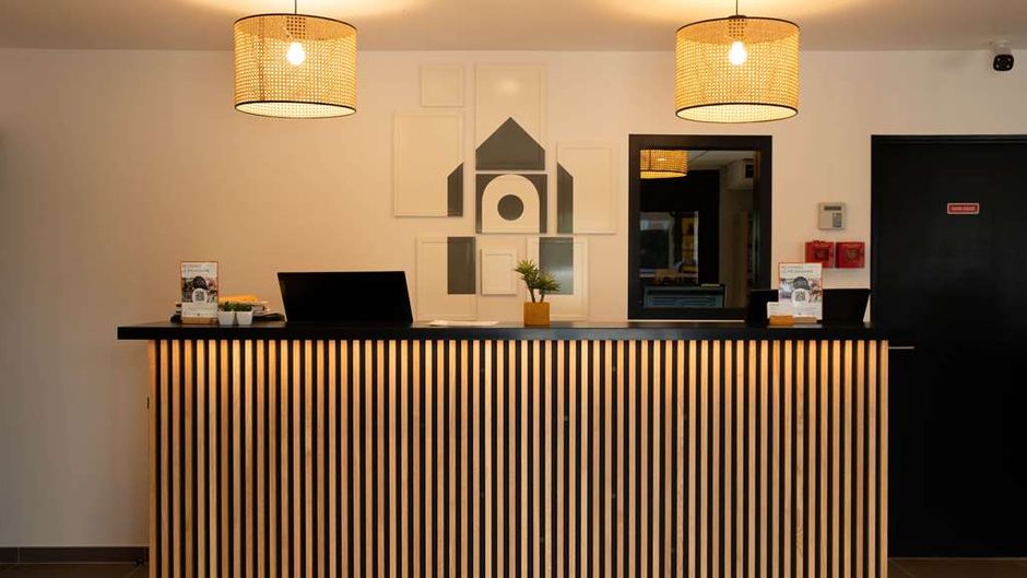 Campanile Narbonne Lobby
