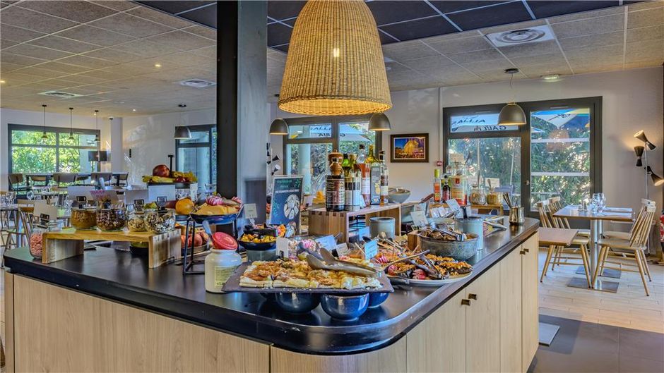 Campanile Nimes Center Restaurant