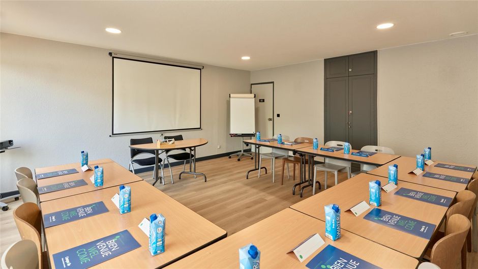 Campanile Niort East Meeting