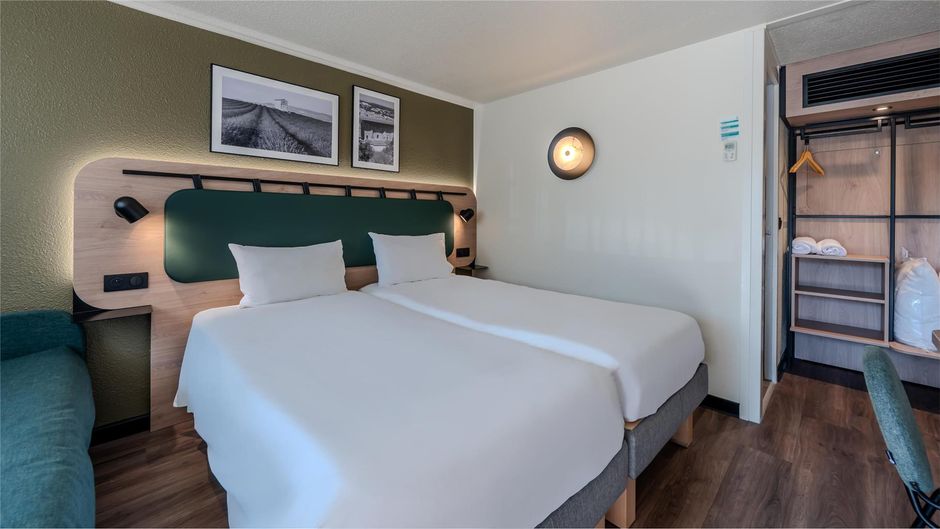 Campanile Orange Room