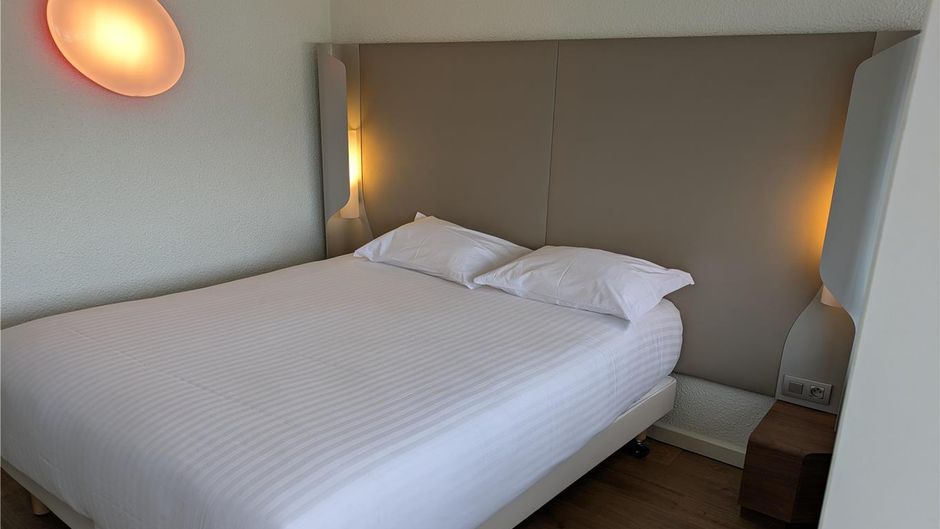 Campanile Orleans North Room
