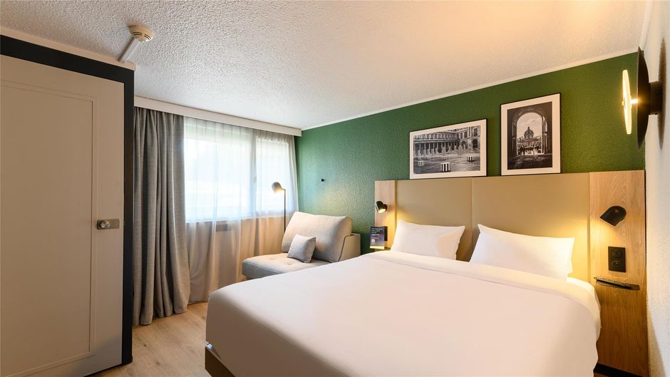 Campanile Paris Est Bobigny Room