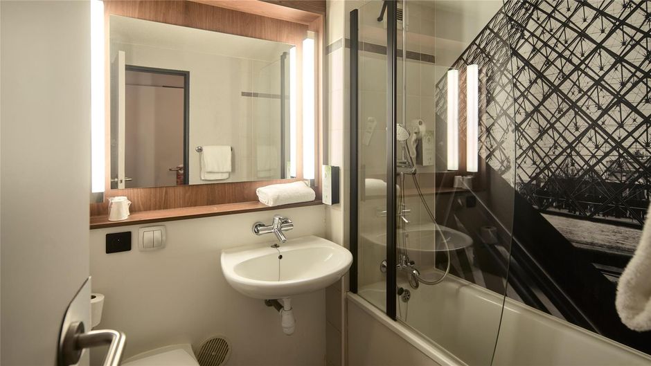 Campanile Paris Est Bobigny Room