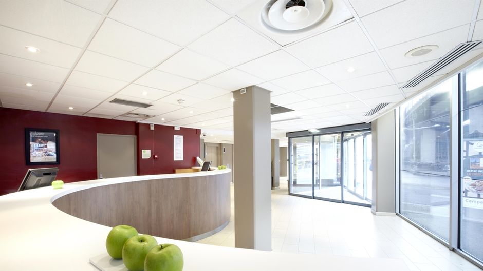 Campanile Porte de Bagnolet Lobby