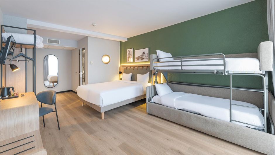 Campanile Porte de Bagnolet Room