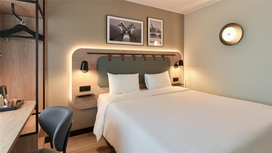 Campanile Porte de Bagnolet Room