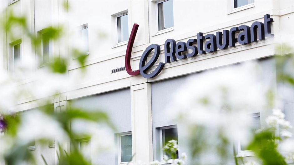 Hotel Campanile Paris Ouest - Chaville Exterior