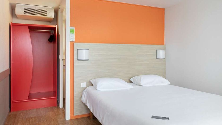 Premiere Classe Poitiers Futuroscope Room