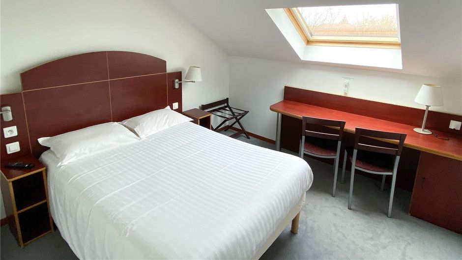 Kyriad Direct Roanne Room