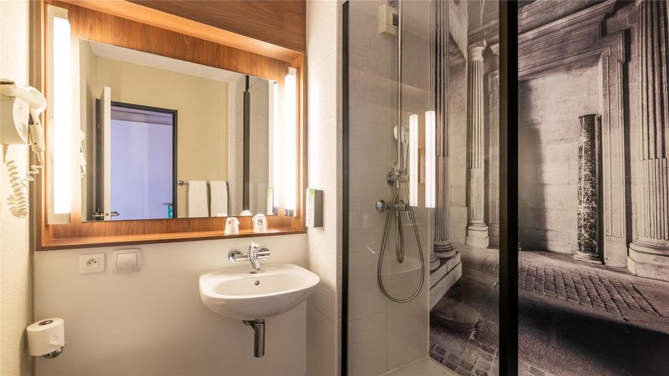 Campanile Roissy CDG Room