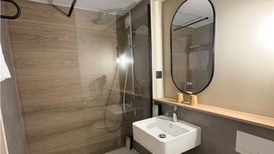 Campanile Rouen North Suite