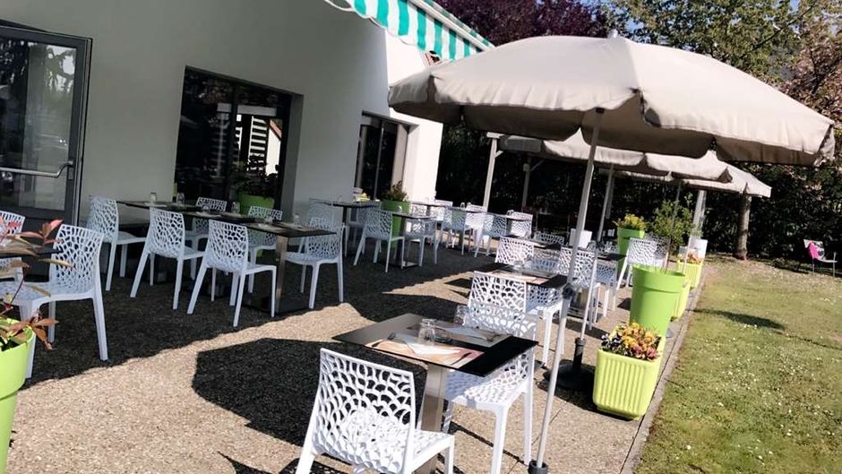 CAMPANILE HOTEL SAINT AVOLD Exterior