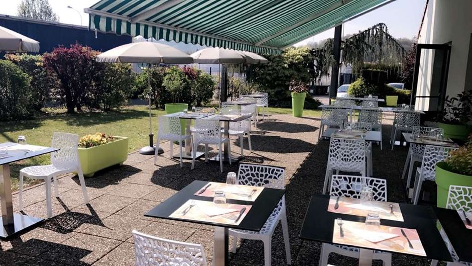CAMPANILE HOTEL SAINT AVOLD Exterior