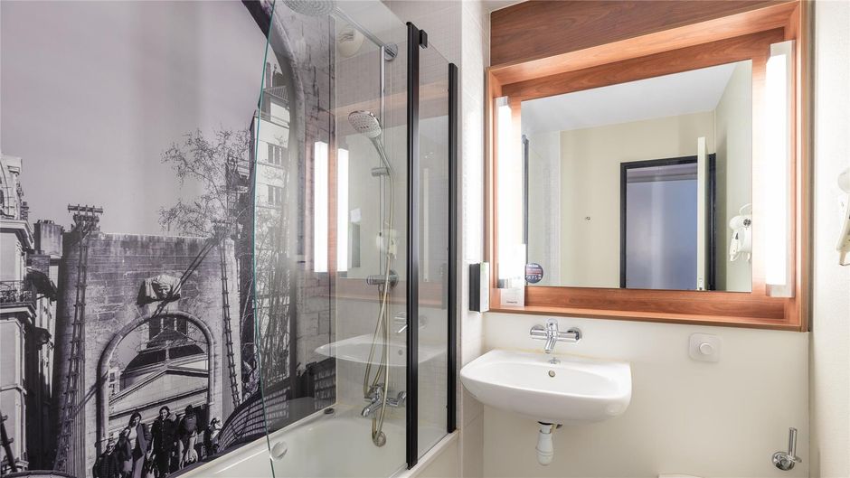 Campanile Saint Quentin en Yvelines Room