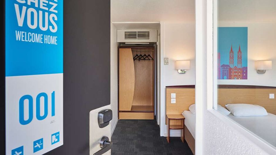 Kyriad Strasbourg Ouest Room