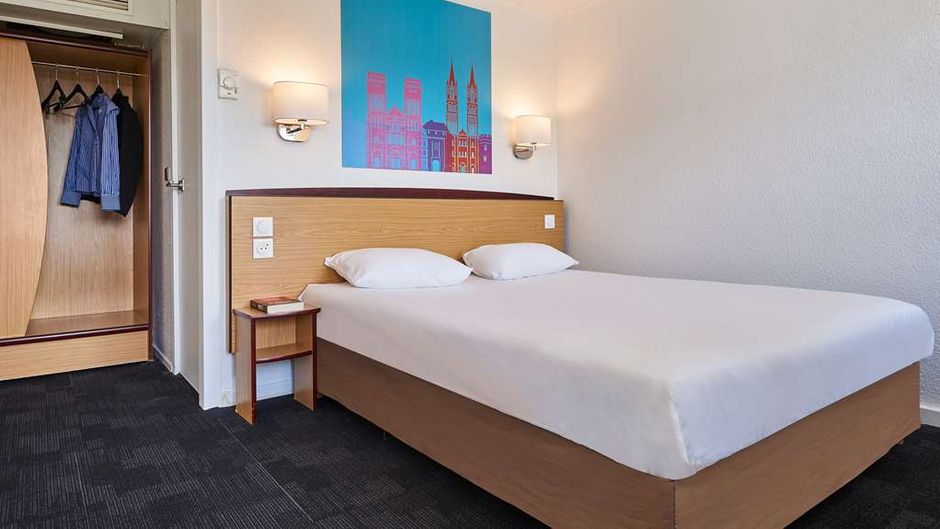 Kyriad Strasbourg Ouest Room