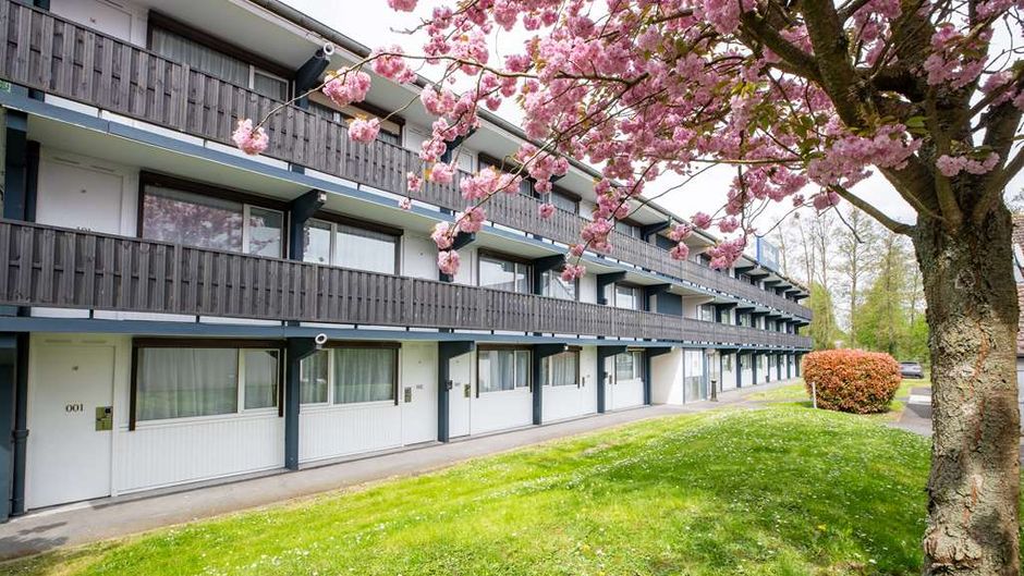 Hotel Kyriad Valenciennes Sud Exterior