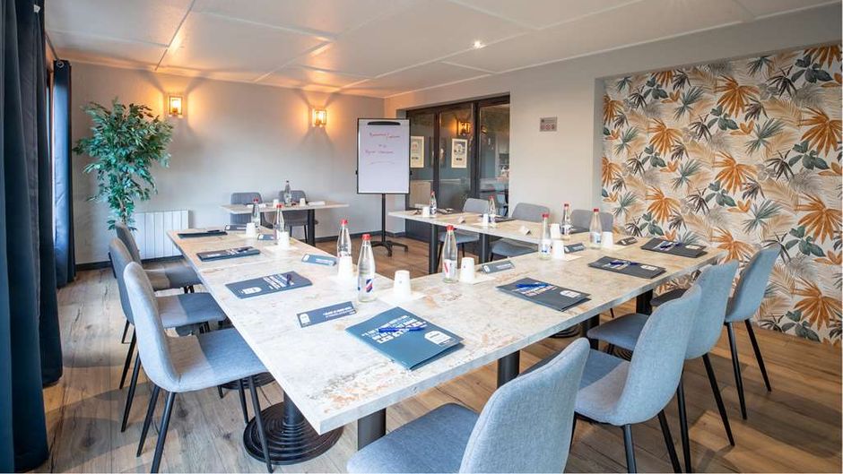Hotel Kyriad Valenciennes Sud Meeting