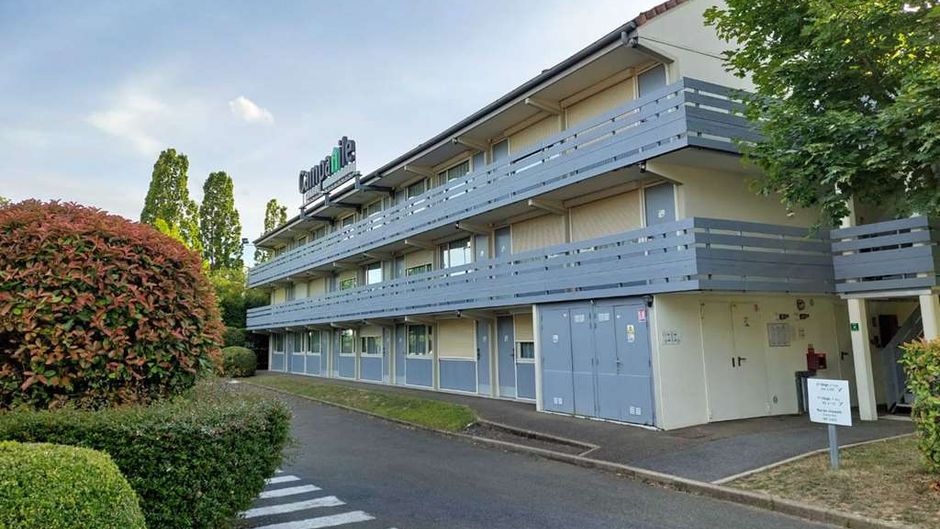 Hotel Campanile Versailles-Buc Exterior