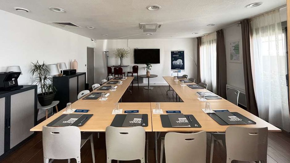 Campanile VillejustZA Courtaboeuf Meeting