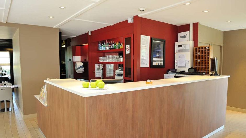 Campanile VillejustZA Courtaboeuf Restaurant