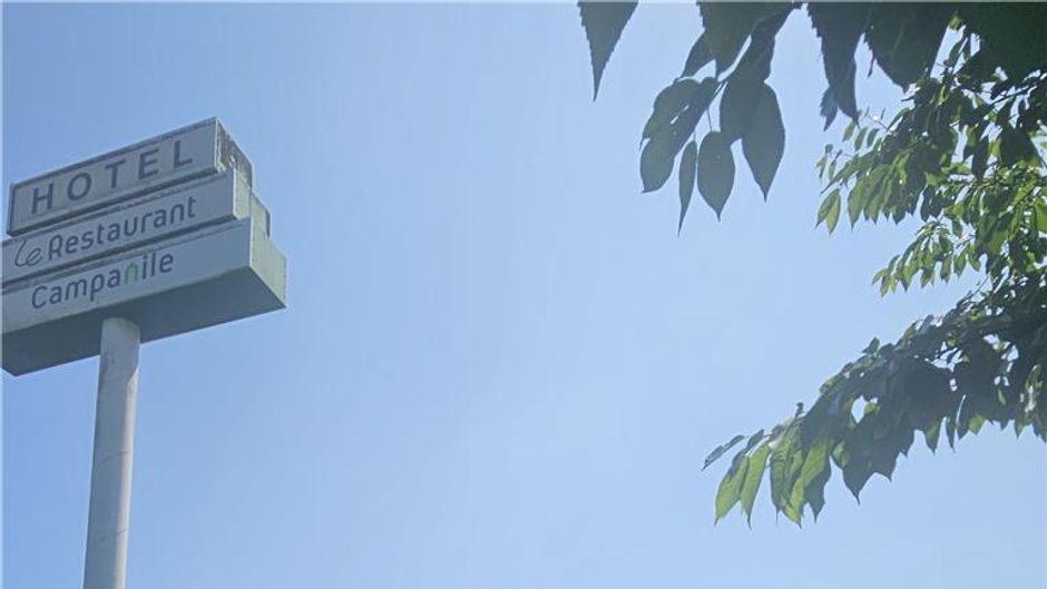 Campanile Hotel - Pujols Exterior