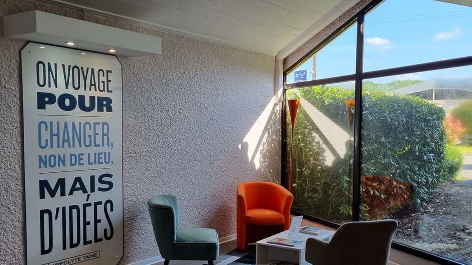Kyriad Hotel Angouleme Lobby