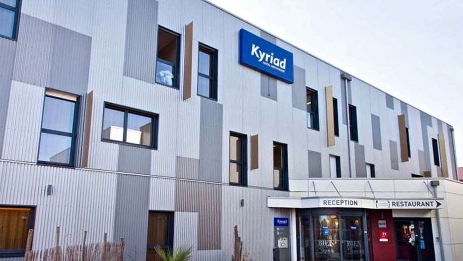 Kyriad Auray Exterior