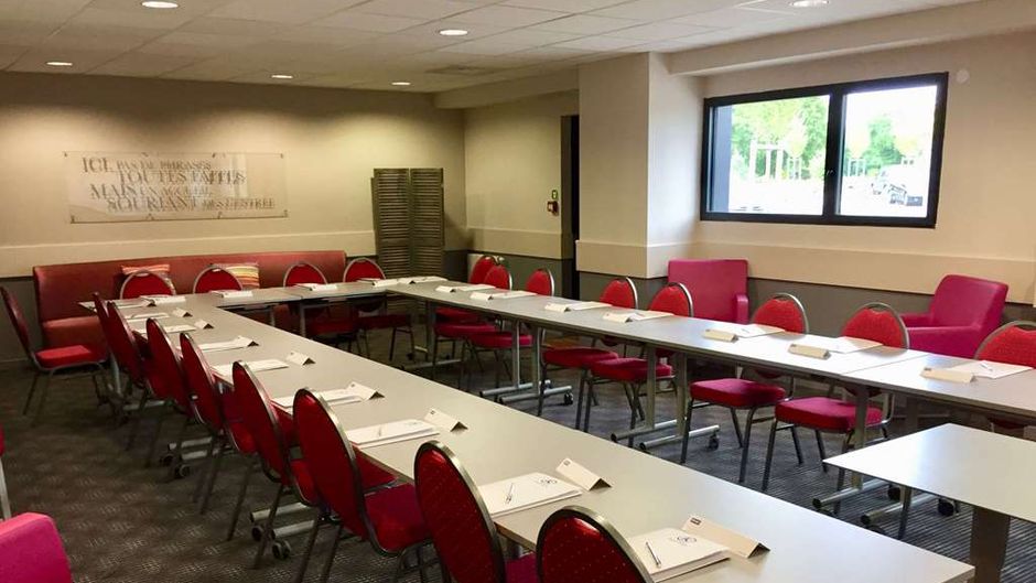 Kyriad Auray Meeting