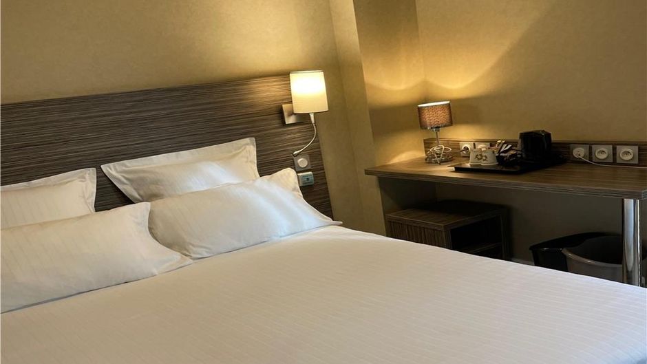 Kyriad Auray Room