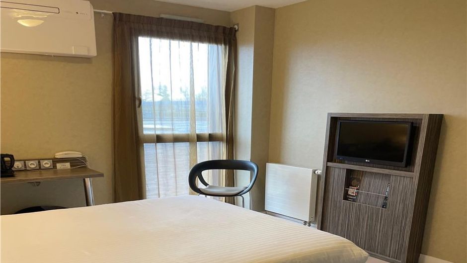 Kyriad Auray Room