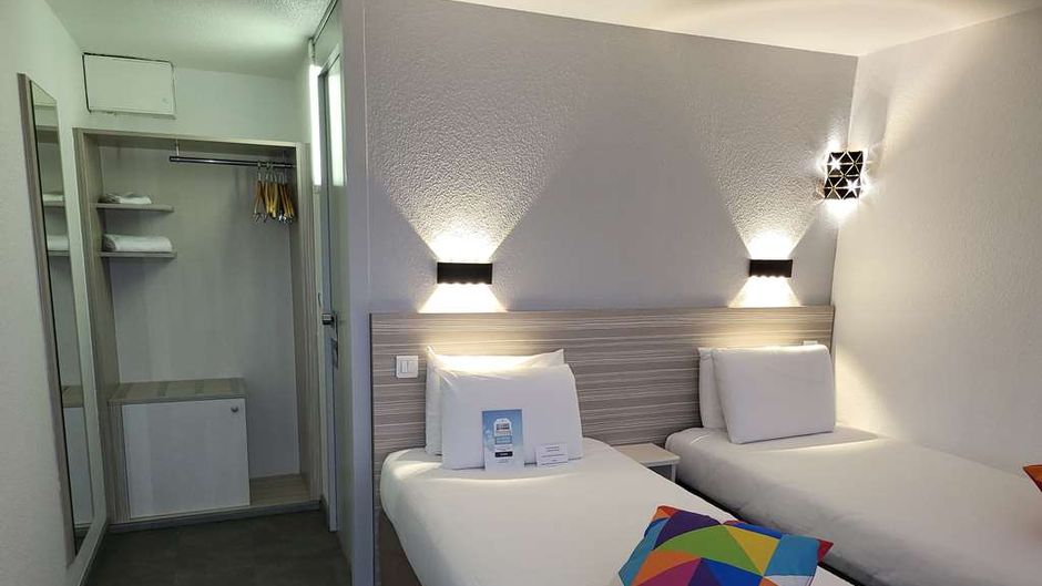 Kyriad Bellegarde Geneve Room