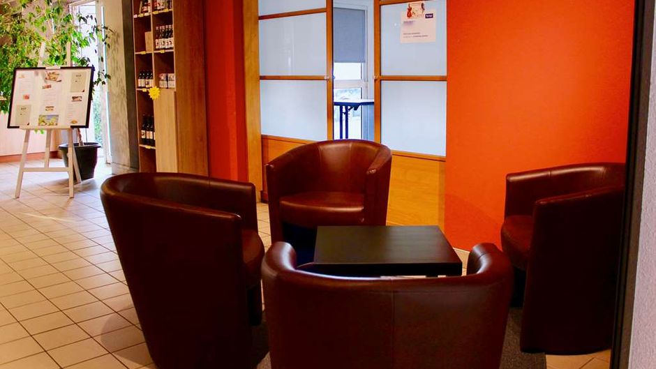 Kyriad Bourges Lobby
