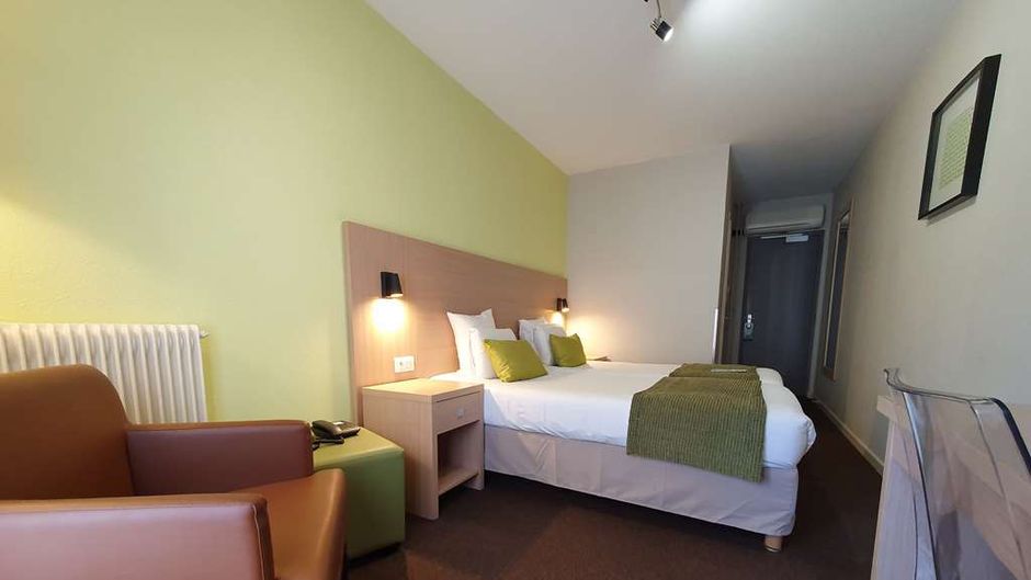 Hotel Kyriad Charlon Sur Saone Room