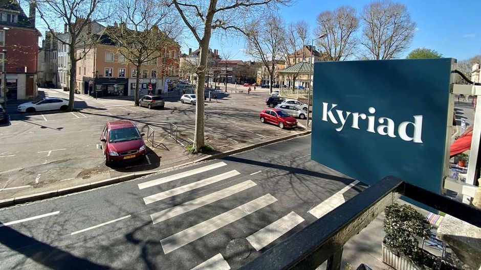 Hotel Kyriad Charlon Sur Saone Exterior