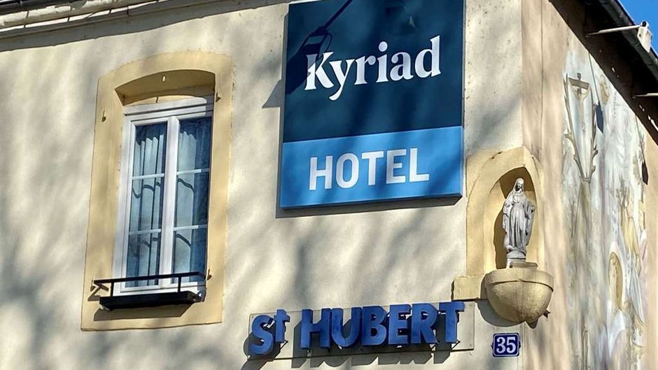 Hotel Kyriad Charlon Sur Saone Exterior