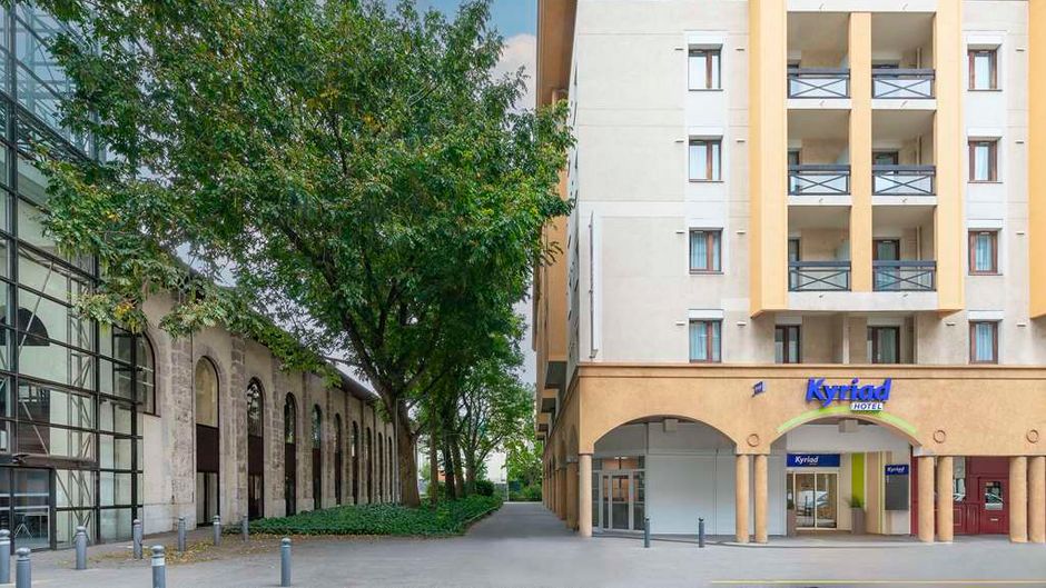 Kyriad Chambery Center Curial Exterior