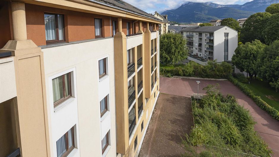 Kyriad Chambery Center Curial Exterior